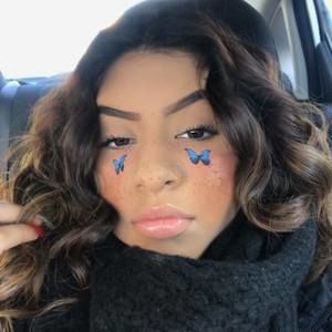 Meet your Posher, Mia